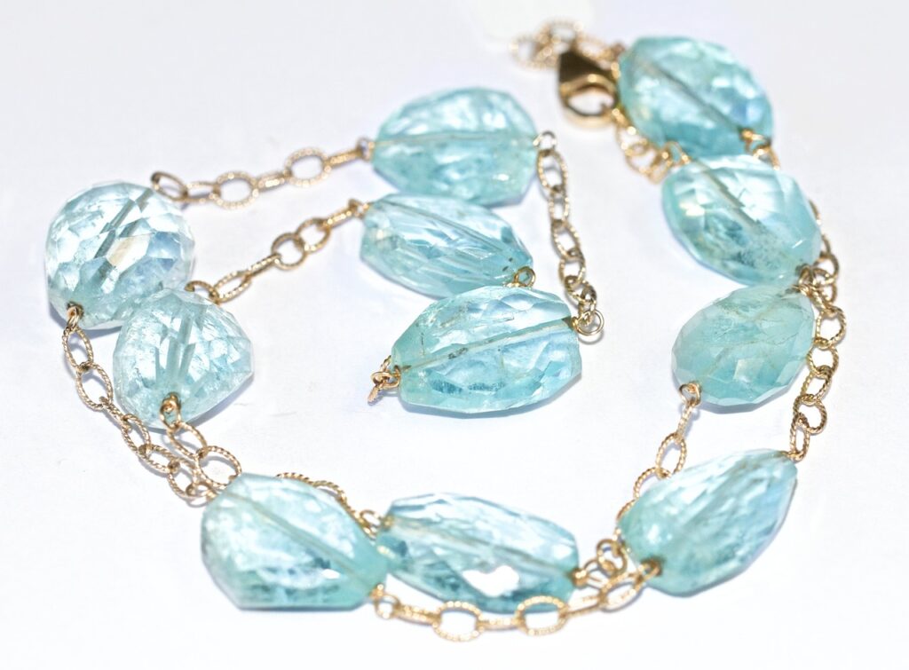 aquamarine gemstone necklace