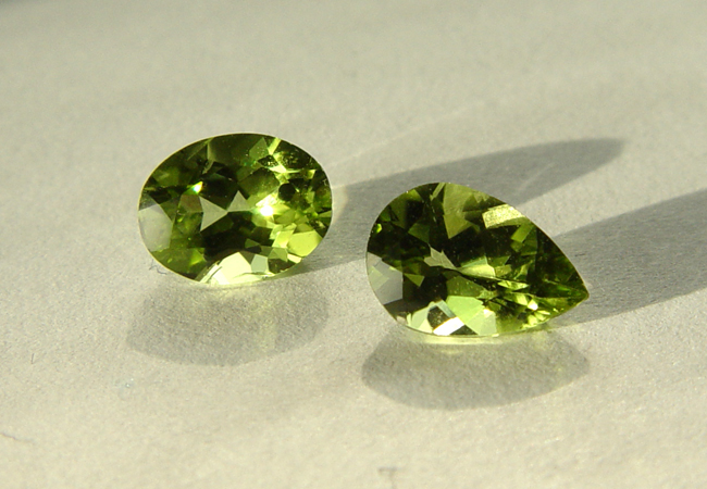 peridot gemstones august birthstone 